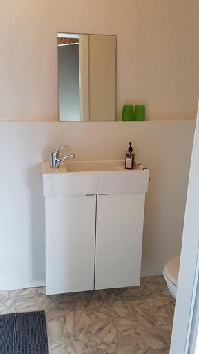 Bathroom 14