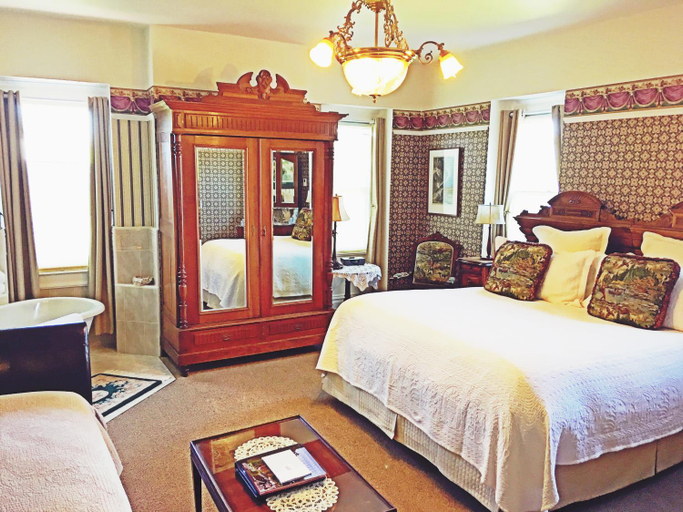 Others 4, Churchill Manor, Napa