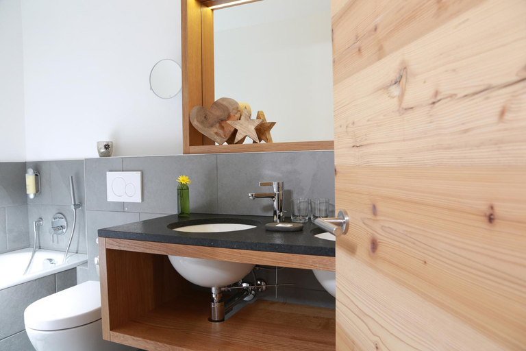 Bathroom 2, Chalet-Hotel Bettmerhof, Raron