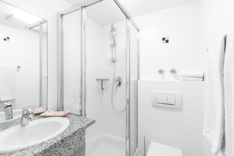 Bathroom 4, Hotel Köln 2020, Köln