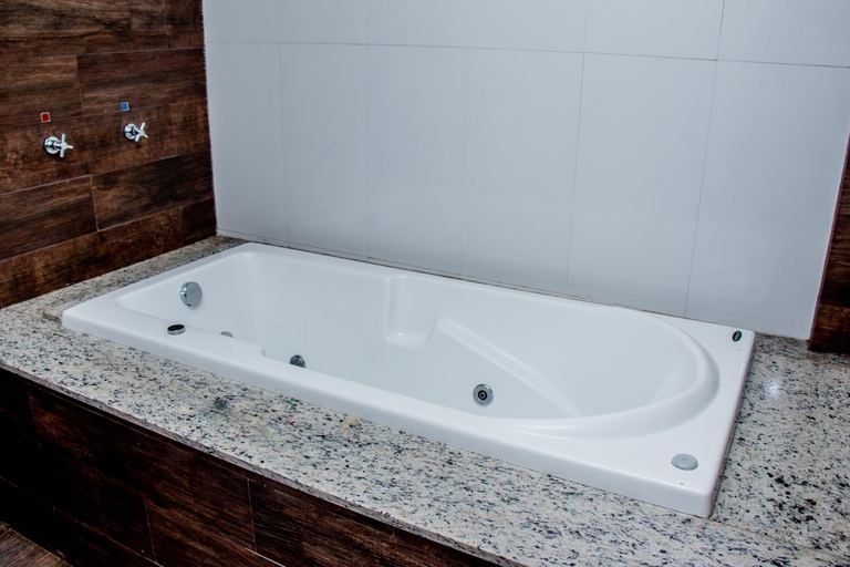 Bathroom, INACIO'S PLAZA HOTEL, Marabá
