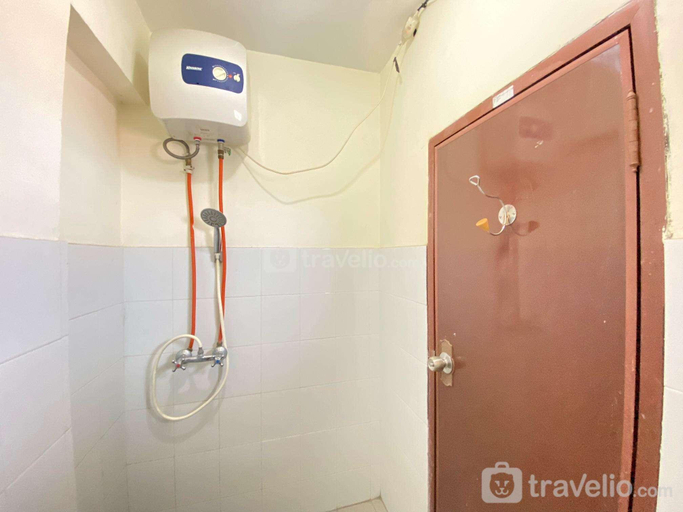 Bathroom 3, Spacious 3BR Gateway AhmadYani Cicadas By Travelio, Bandung