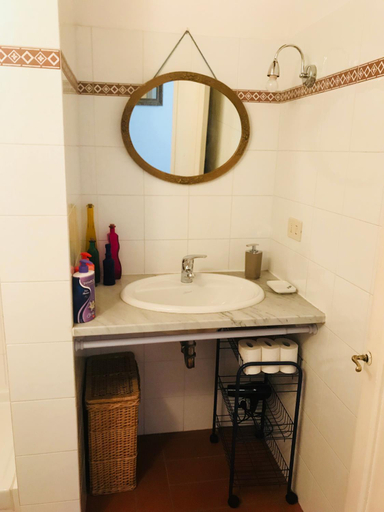 Bathroom 2, Gino's place, Florence