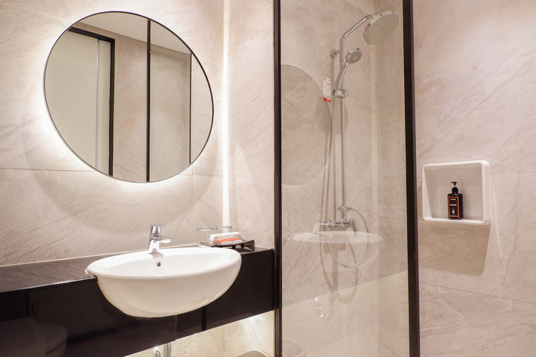 Bathroom 10