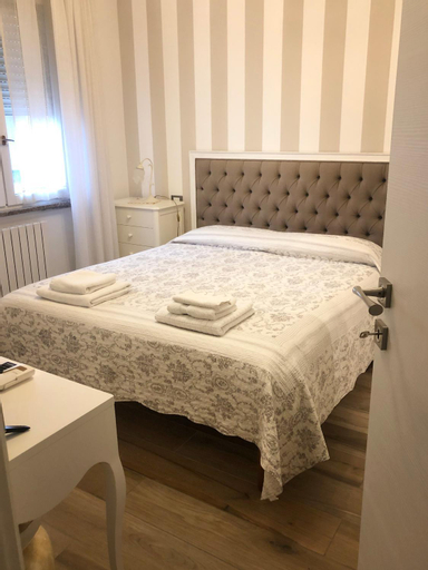 Bedroom 4, La Rosa Bianca, Milano