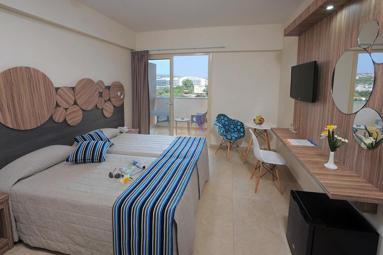 Bedroom 3, Nelia Beach Hotel