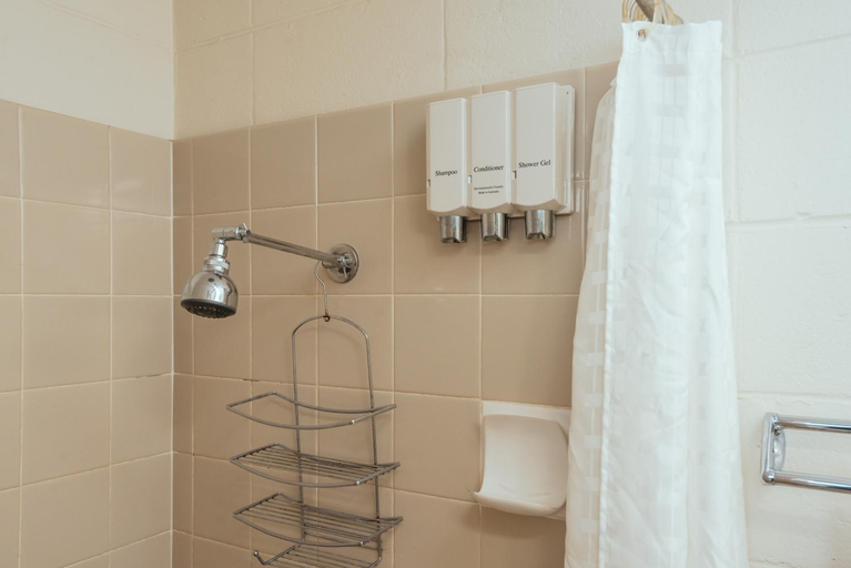 Bathroom 7