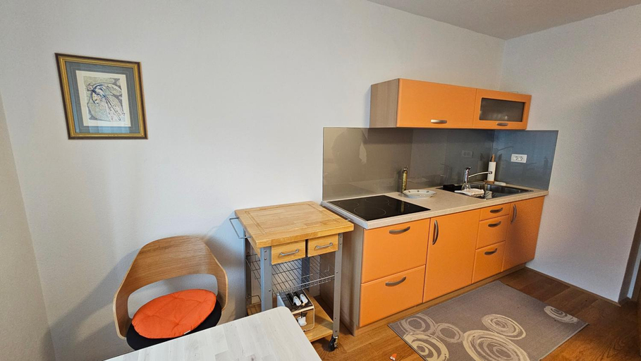 Others 2, Apartma Sava-Stol, Jesenice
