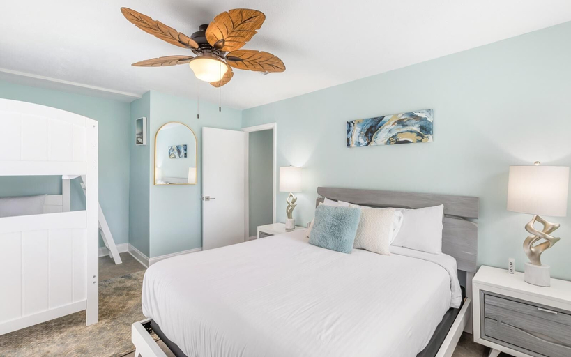 Bedroom 3, Blue Dolphin, Walton