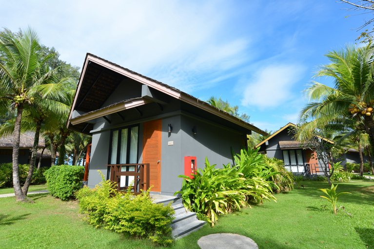 Exterior 9