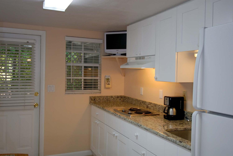 Others 5, Seahorse Cottages - Adults Only, Lee