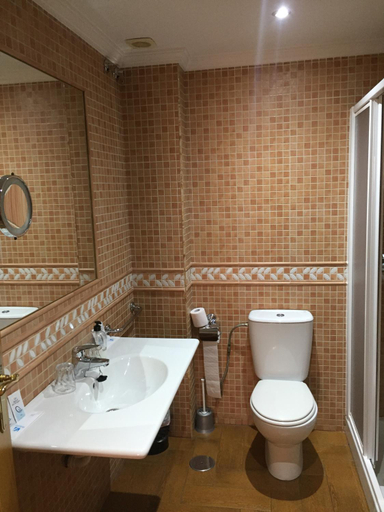 Bathroom 2, Hostal Ana, Granada