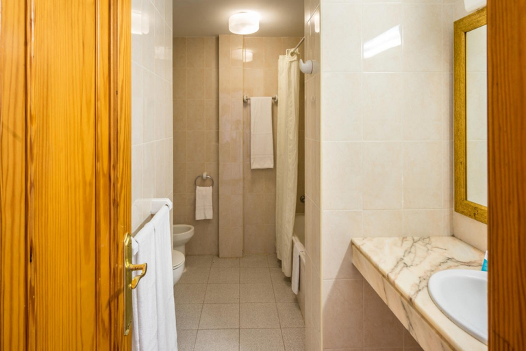 Bathroom 3, BLUESEA Los Fiscos, Las Palmas
