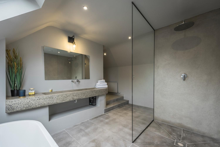 Bathroom 3, Finn Lough, Fermanagh and Omagh