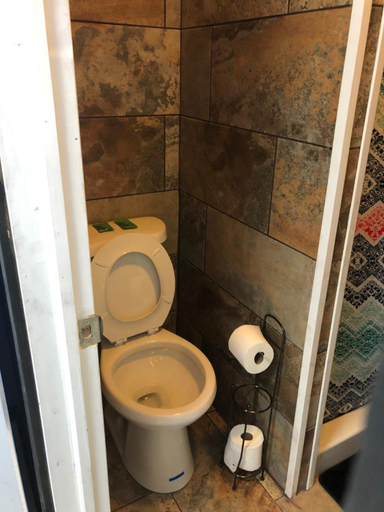 Bathroom 2, Hillside Motel, Warren