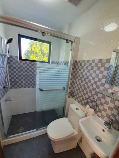 Bathroom 2, Mango Prima, Moalboal