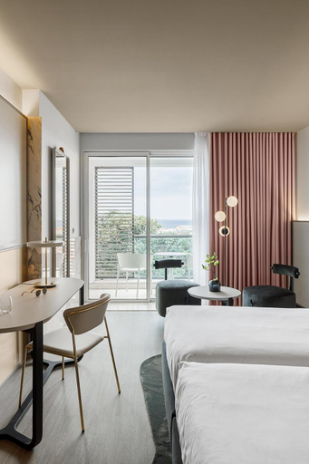 Bedroom 12