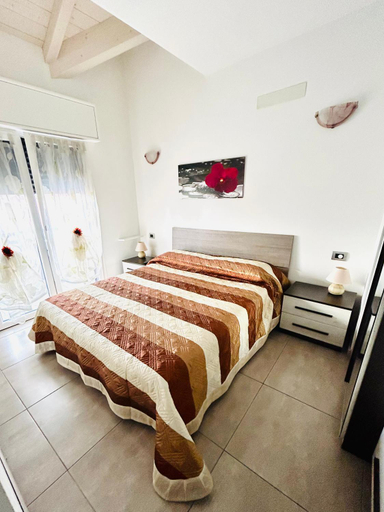 Others 2, B&B Venere, Varese