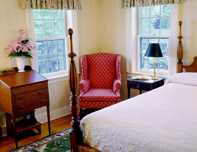 Others 4, The Griswold Inn, Middlesex