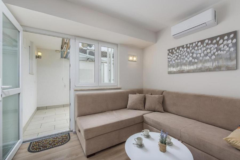 Others 5, Apartment Ida, Novigrad