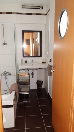 Bathroom 3, Chambres d'hotes du Parc d'Espagne, Gironde