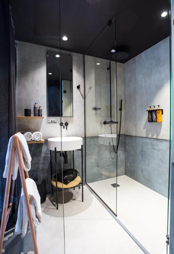 Bathroom 5, La Folie Douce Hotel Chamonix - Hostel, Haute-Savoie