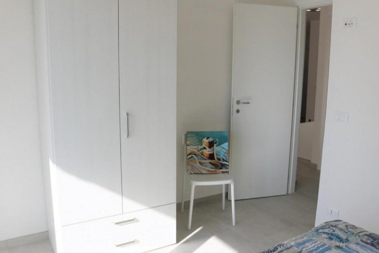 Bedroom 2, Modern Apartment with terrace 50m from the beach - Private Beach Place Included, Venezia