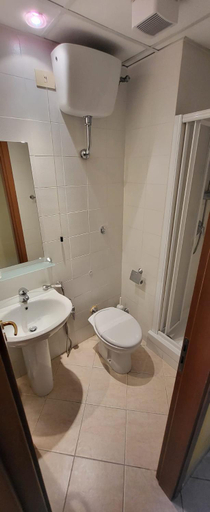 Bathroom 3, La Casa Di Nazareth, Roma