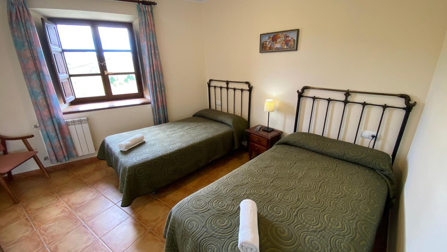 Bedroom 3, Hotel Rural Cuadrovena, Asturias