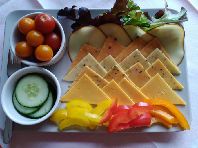 Food & Drinks 4, Lycia Rooms +, Highland