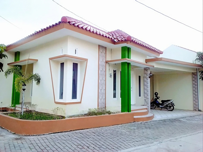 Seluruh Bangunan Rumah Karyakita Homestay Magelang, Magelang