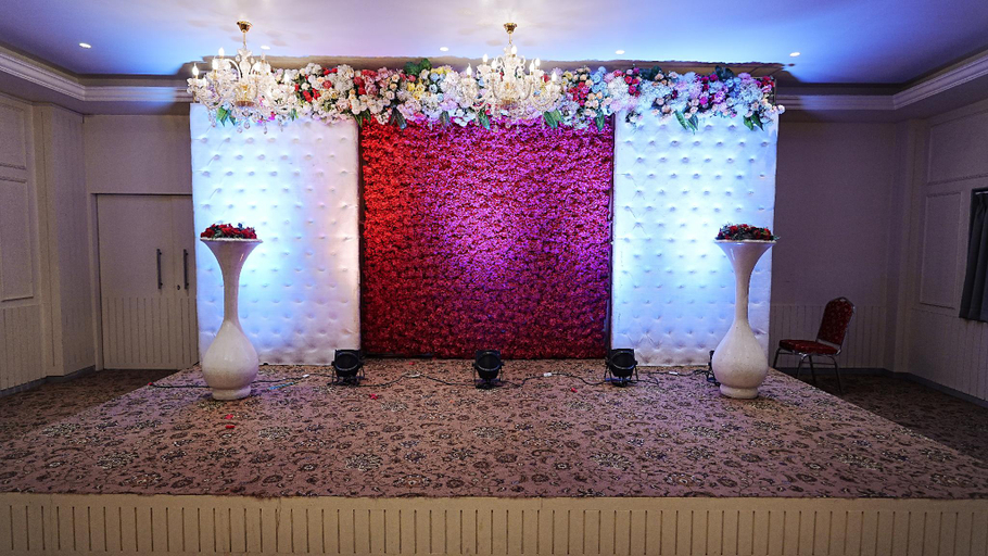 Others 3, L P Regency, Pune