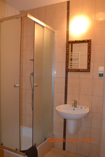 Others 4, Hotel i Restauracja Jaskolka, Radom
