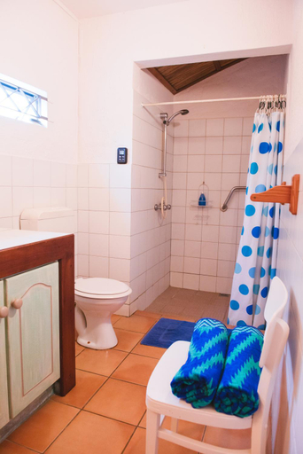 Bathroom 3, Coconuts