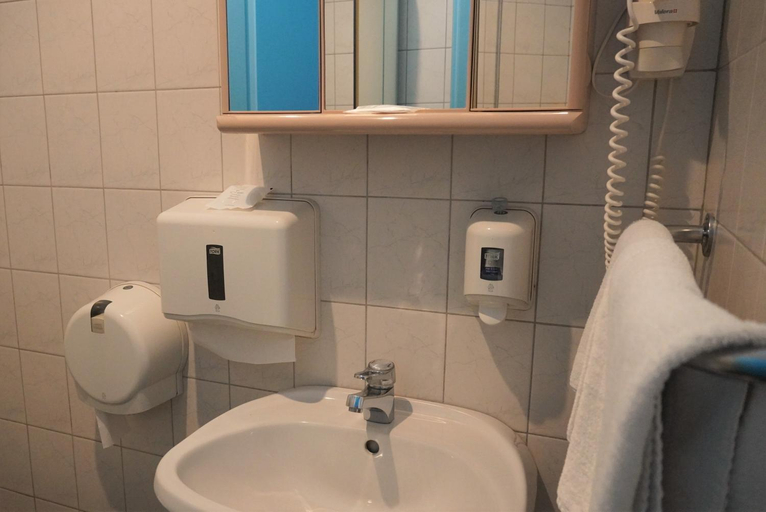 Bathroom 2, Club Haus 502 Kalocsa, Kalocsa
