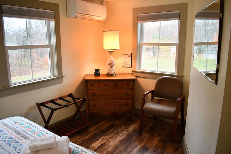 Bedroom 2, Brook Road Inn, Sullivan