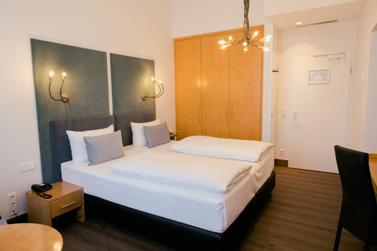 Bedroom 27
