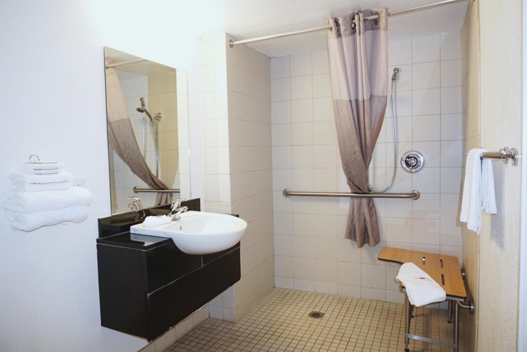 Bathroom 3, Motel 6 Flagstaff, AZ - Butler, Coconino