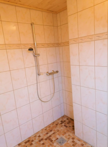 Others 3, Pension Weinig, Fulda