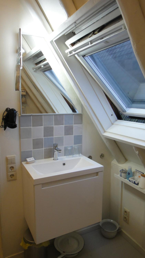 Others 3, Bed en Breakfast kamers en meer Het Spookhuis, Texel