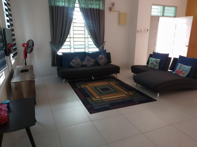 Others, Fathullah's Homestay, Pokok Sena