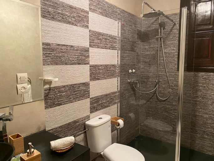 Bathroom 6