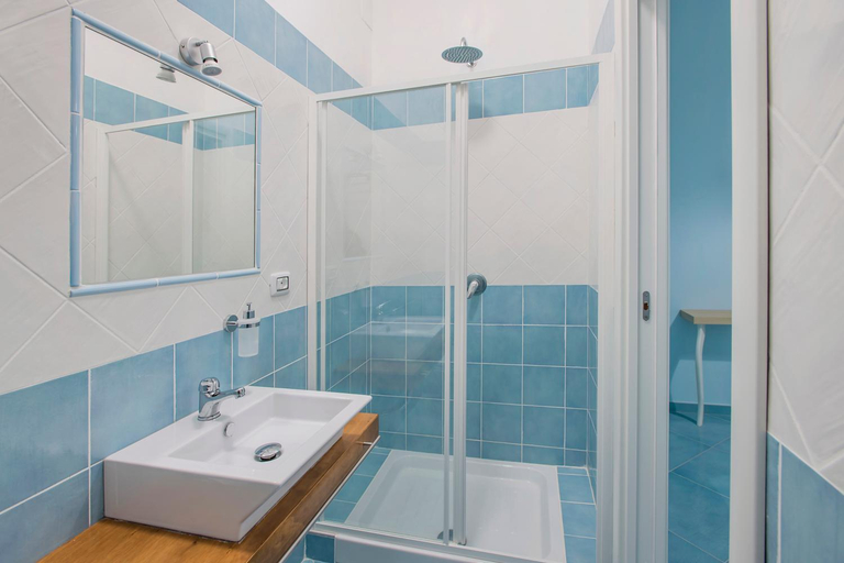 Bathroom 2, Ad Maiora, Salerno