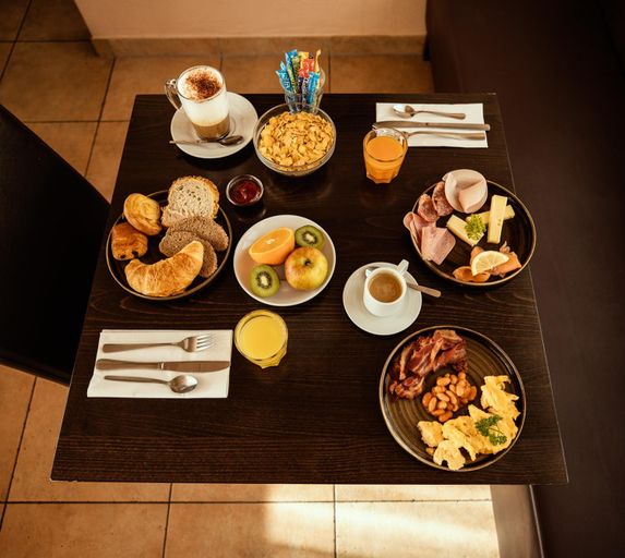 Food & Drinks 5, Hotel Elite, Sion