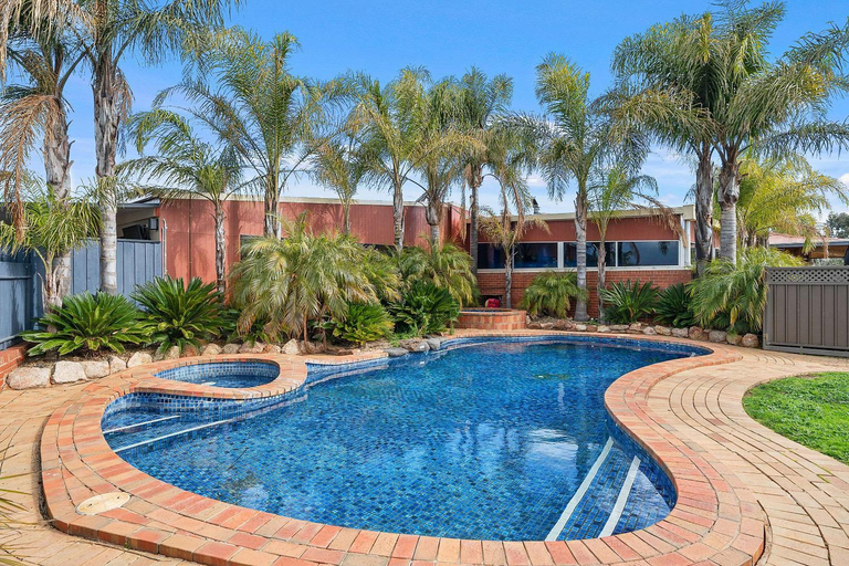 Sport & Beauty 5, Peppermill Inn Motel, Shepparton