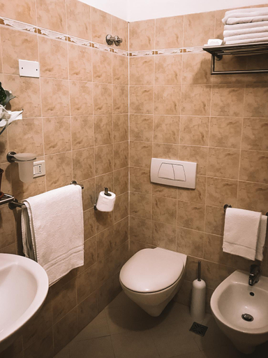 Bathroom 3, HOTEL ROMANTICA, Rimini