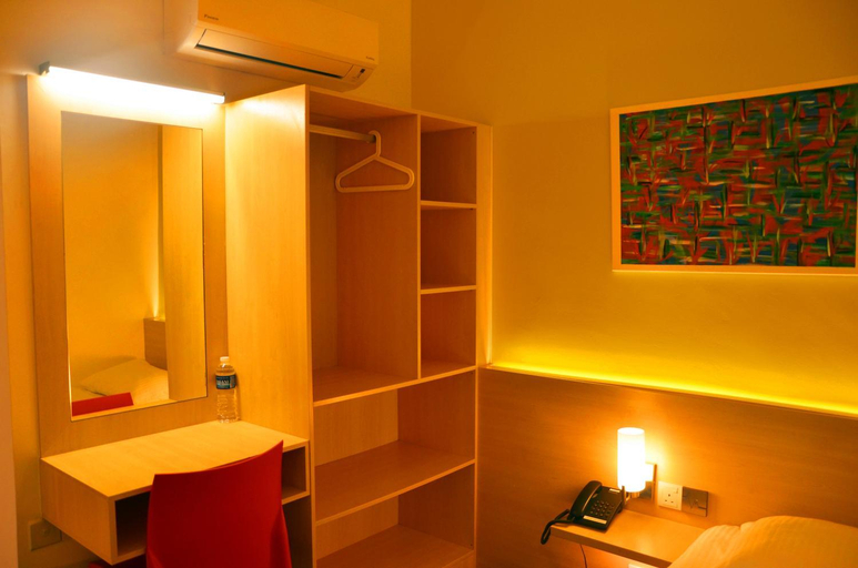 Bedroom 3, Hotel Jeti Tg Gemok, Rompin