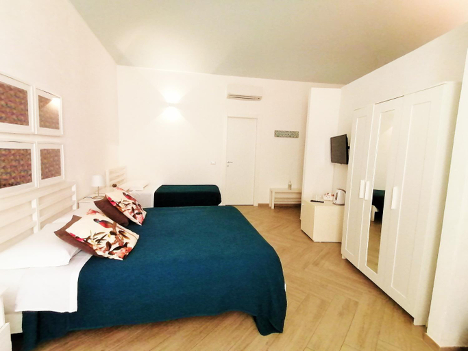 Others 5, Le Nuvole di Ortigia, Syracuse