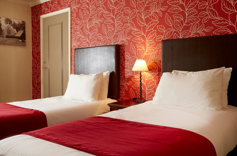 Bedroom 2, Two Brewers Hotel by Greene King Inns, Hertfordshire