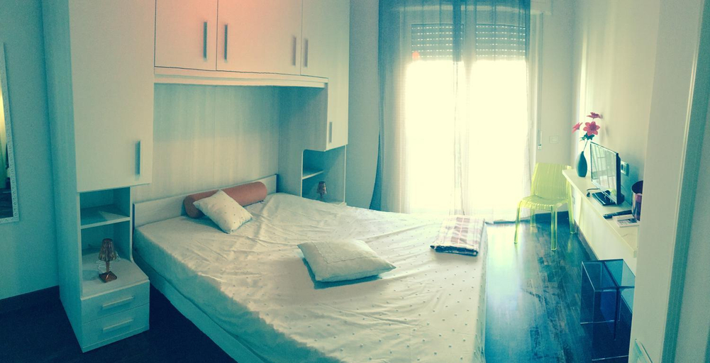 Others 5, Gioviale Rooms, Napoli